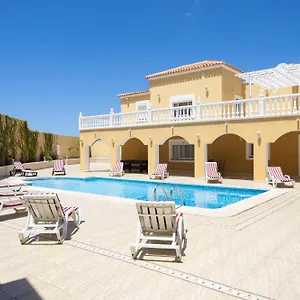  Villa Luxurious 1,5 Kilometers From